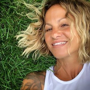 Meet your Posher, Anick